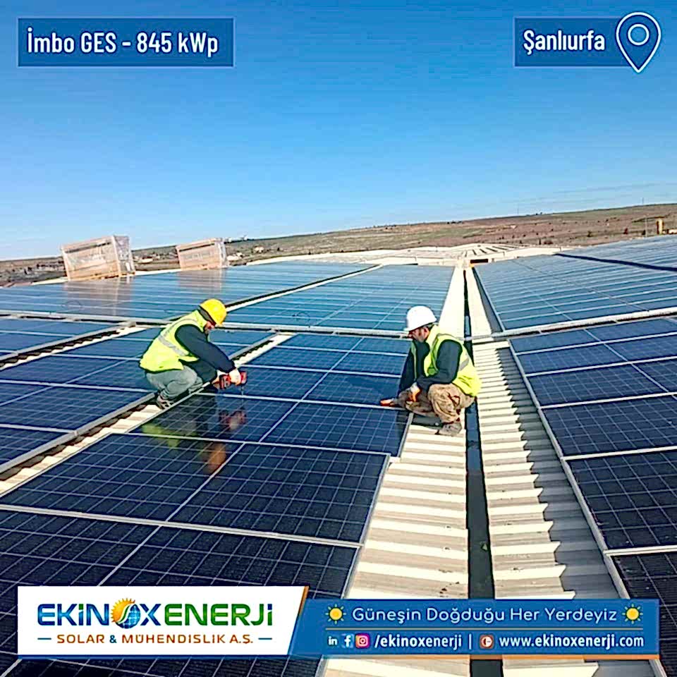 Şanlıurfa ili Koçören Organize Sanayi Bölgesinde faaliyet gösteren İMBO Plastik San. Ltd. Şti fabrika çatısına 845 kWp’lık güneş enerji santrali kurulumunda sona yaklaştık.